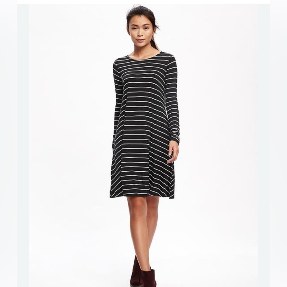 Old Navy Black and White Striped Jersey Knit Swing Dress L
